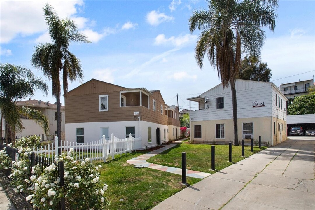 1639 Carmona Ave in Los Angeles, CA - Foto de edificio