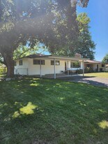 12906 E 10th Ave in Spokane Valley, WA - Building Photo