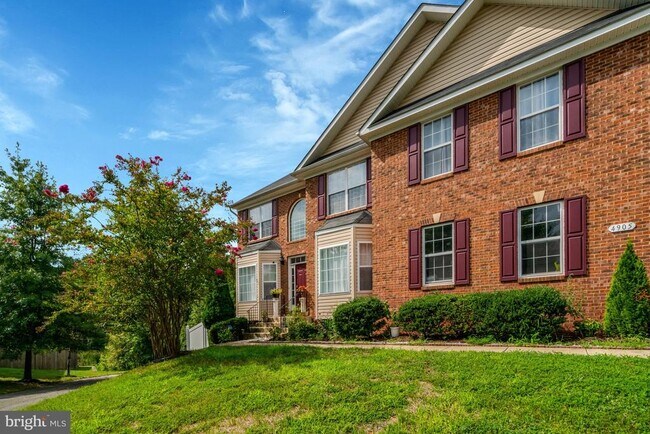 property at 4905 Faith Crossing Ct