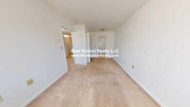 216 Revere Beach Pkwy in Chelsea, MA - Foto de edificio - Building Photo