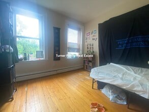 108 Central St, Unit 3R in Somerville, MA - Building Photo - Building Photo