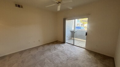 6955 N Durango Dr in Las Vegas, NV - Building Photo - Building Photo
