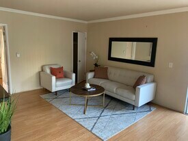 1221 S Sherbourne Dr in Los Angeles, CA - Building Photo