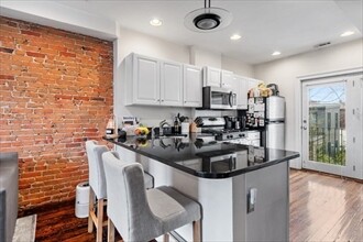 169 K St, Unit 2 in Boston, MA - Building Photo - Building Photo