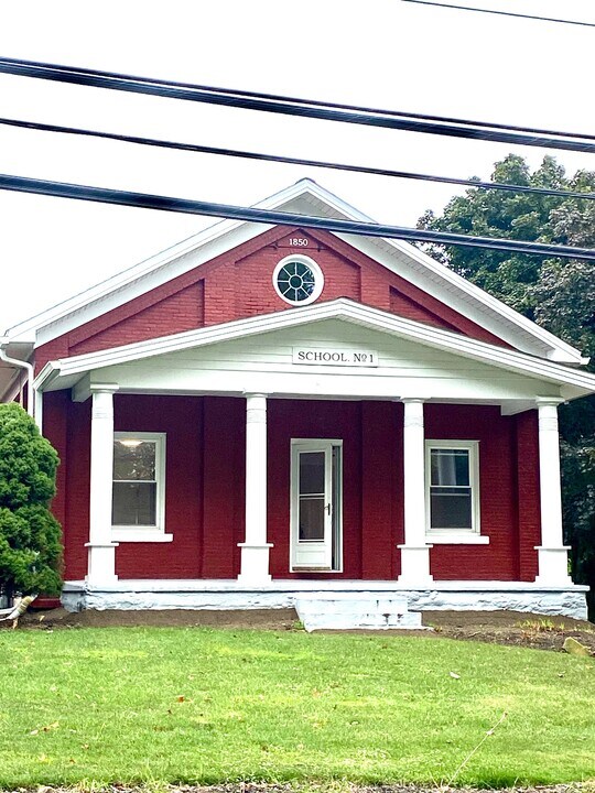 3316 Asbury Rd in Erie, PA - Building Photo