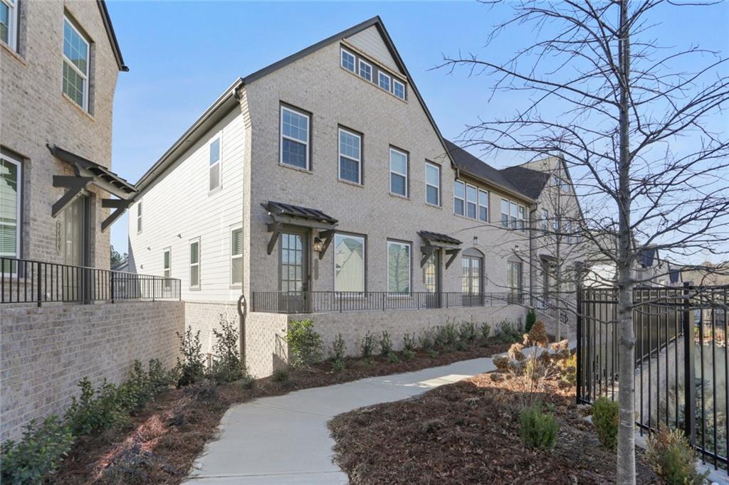 2507 Figaro Dr in Atlanta, GA - Building Photo