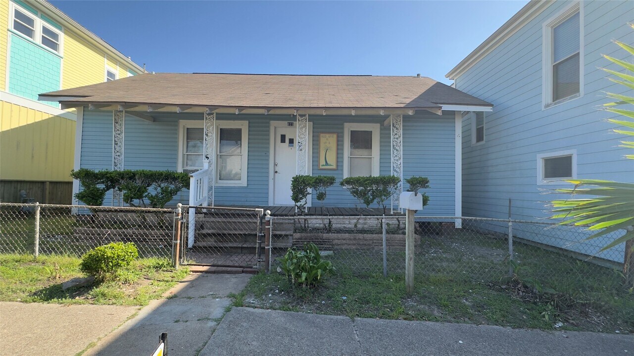 823 Avenue K in Galveston, TX - Building Photo