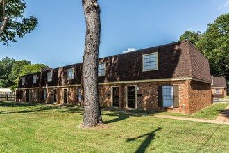 Chambliss Village in Memphis, TN - Building Photo - Building Photo