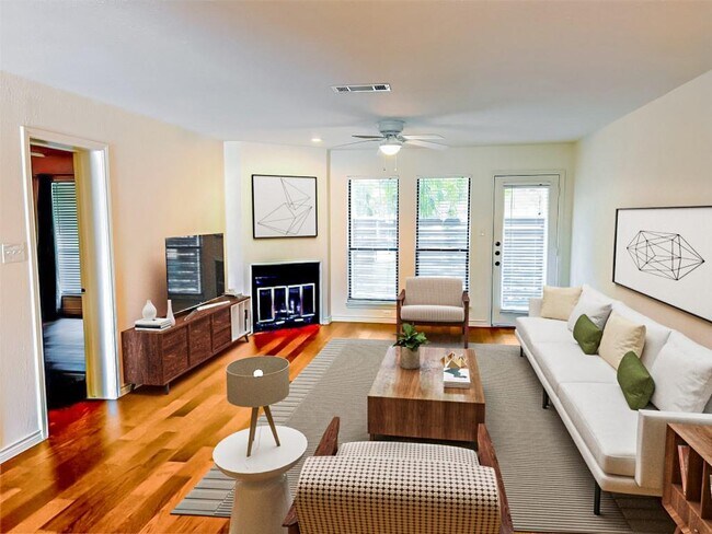 property at 1404 Norwalk Ln