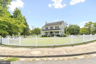7009 Hickory Hill Rd in Falls Church, VA - Building Photo - Building Photo