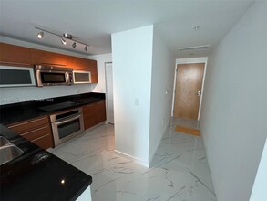 253 NE 2nd St, Unit 3804 in Miami, FL - Building Photo - Building Photo