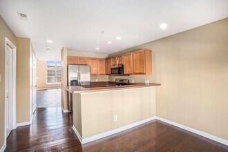 3253 Newbury Pl in Troy, MI - Building Photo - Building Photo