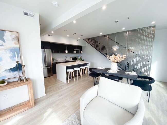 property at 15 E Kensington Ave