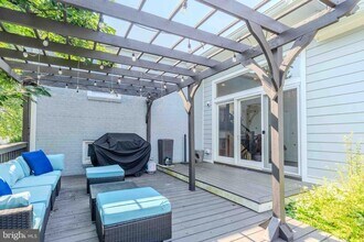 942 McKinley Rd in Arlington, VA - Building Photo - Building Photo
