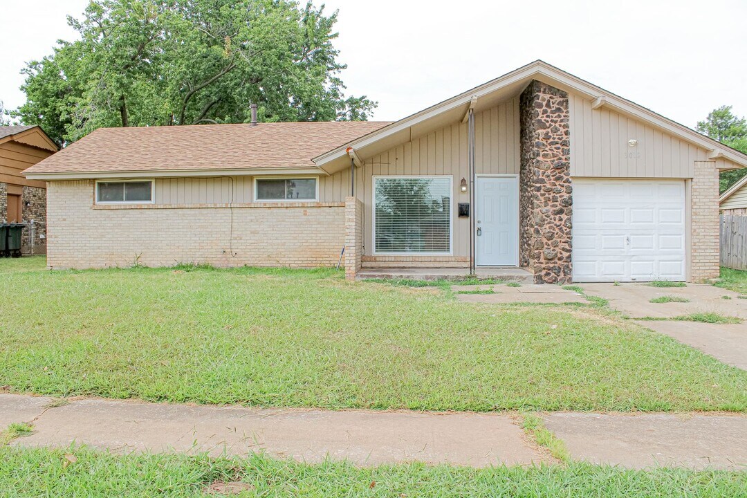 3012 Neighbors Ln in Del City, OK - Building Photo