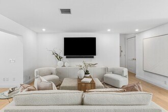 735 NE 6th St in Boca Raton, FL - Building Photo - Building Photo