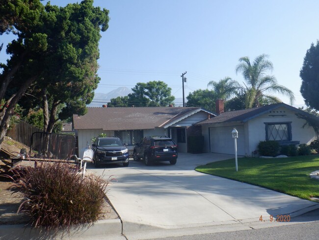 8732 Cll Quebrada in Rancho Cucamonga, CA - Building Photo - Building Photo