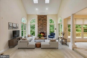 9715 Middleton Ridge Rd in Vienna, VA - Building Photo - Building Photo