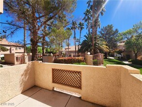 2925 Wigwam Pkwy in Henderson, NV - Building Photo - Building Photo
