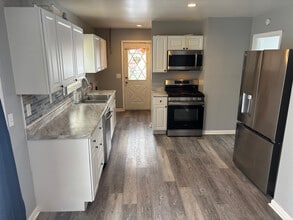 1931 Morris Ave NE in Canton, OH - Building Photo - Building Photo