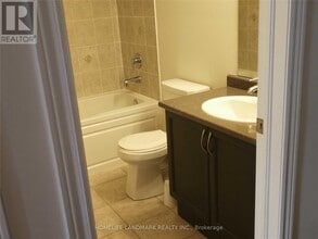 15 Durblee Ave in Aurora, ON - Building Photo - Building Photo