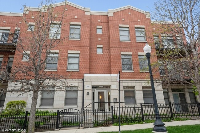 property at 758 W 15th St