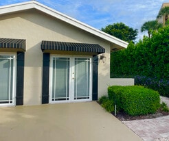 301 NW 53rd St in Boca Raton, FL - Building Photo