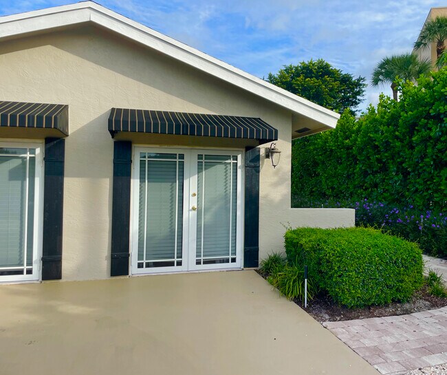 301 NW 53rd St in Boca Raton, FL - Building Photo - Building Photo