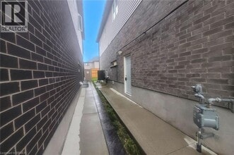 22 Ian Ormston Dr in Kitchener, ON - Building Photo - Building Photo