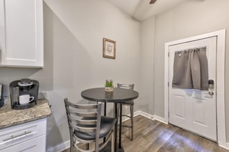 614 Larchmont Dr NW in Atlanta, GA - Building Photo - Building Photo