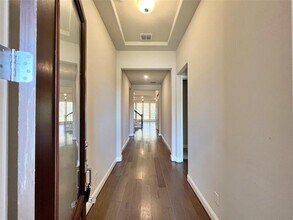 3308 Brookglen Dr in Carrollton, TX - Foto de edificio - Building Photo