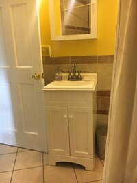 102 Moreland St photo'