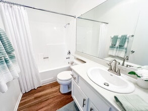 Kerwood Apartments in Los Angeles, CA - Foto de edificio - Building Photo