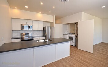 1542 Myers Ln in Medford, OR - Building Photo - Building Photo