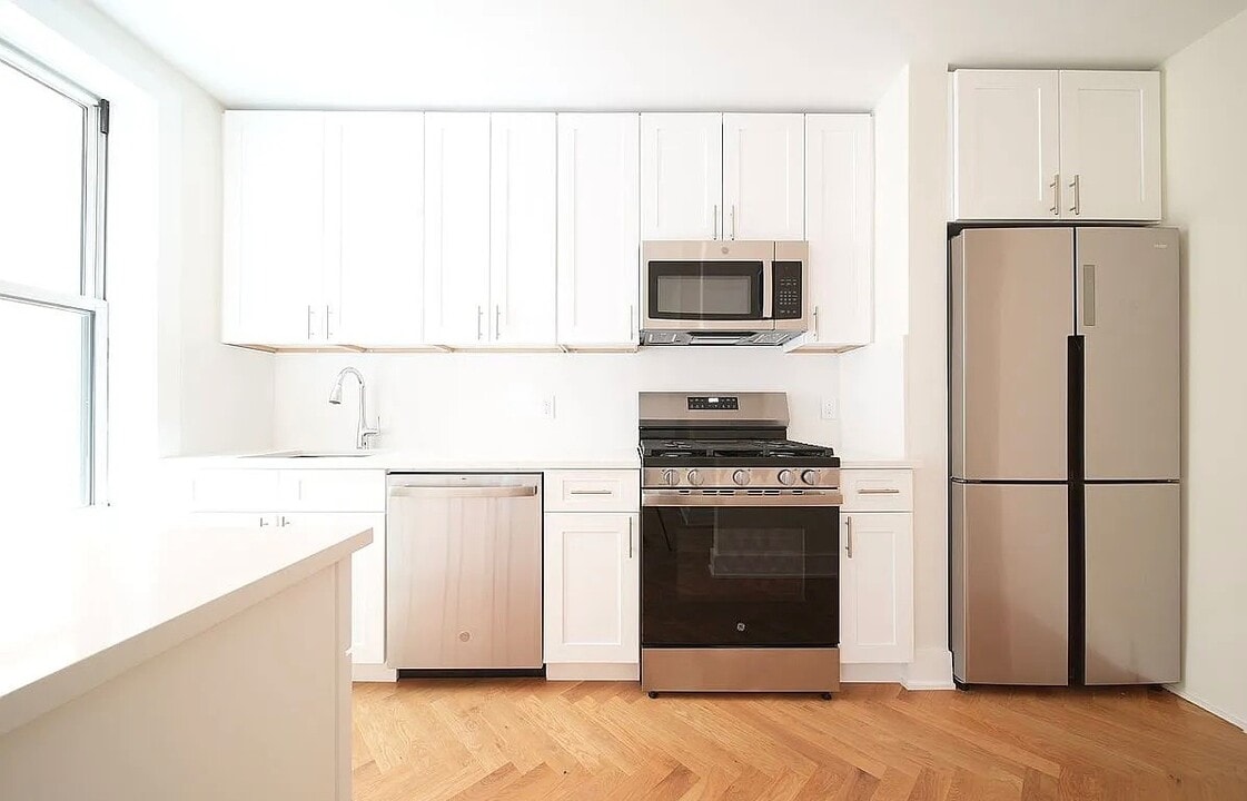 30 Clinton St in Brooklyn, NY - Building Photo