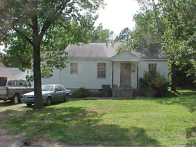 property at 2207 Circle Dr
