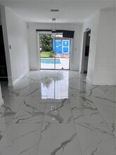 7070 Raleigh St in Hollywood, FL - Building Photo - Building Photo