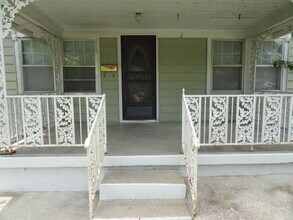 1118 S Pope Ave in Independence, MO - Building Photo - Building Photo