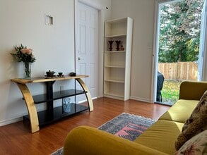 7633 Plum Av in Burnaby, BC - Building Photo - Building Photo