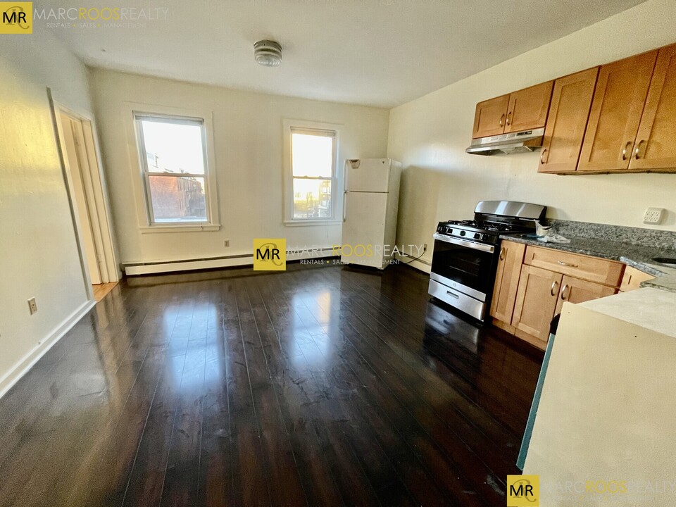 1574 Tremont St, Unit 1576 Tremont St. #2 in Boston, MA - Building Photo