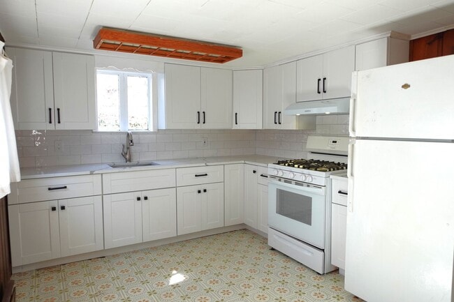 7 Murray Ct in Huntington, NY - Foto de edificio - Building Photo