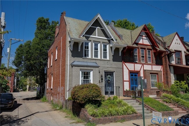property at 18 N Allen Ave
