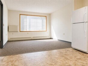 2107 Nobles St in Worthington, MN - Building Photo - Building Photo