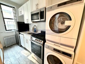 156 E 85th St in New York, NY - Building Photo - Building Photo
