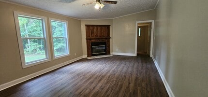 651 E Sanders Rd in Shelby, NC - Building Photo - Building Photo