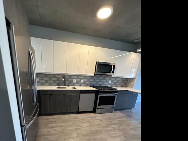 property at 1025 W Addison St
