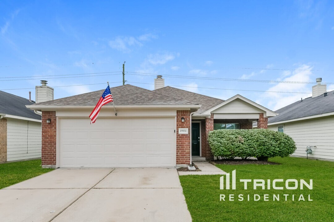 15931 Imperial Forest Ln in Houston, TX - Building Photo