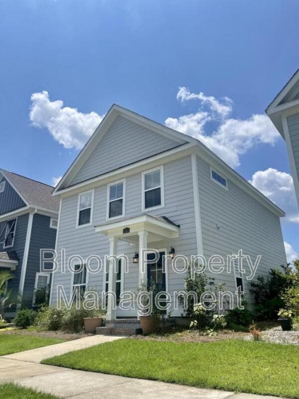 property at 1711 Sparkleberry Ln