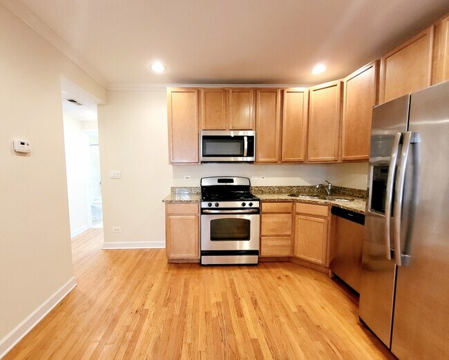 property at 2856 W Rosemont Ave