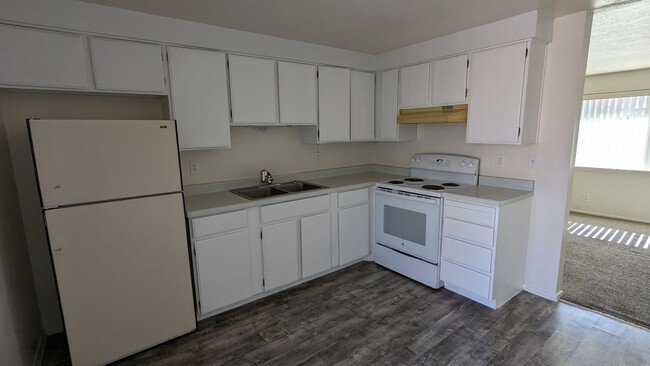 307 S 300 W in Cedar City, UT - Foto de edificio - Building Photo